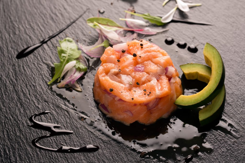 Tartare,With,Salmon,And,Onion,On,The,Plate,With,Salad