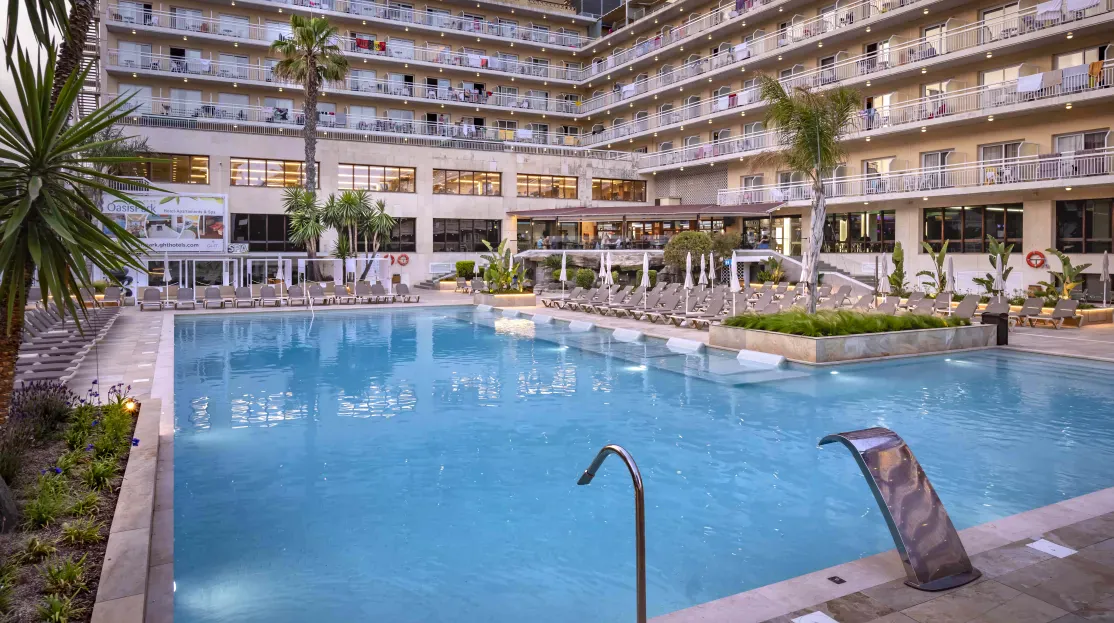 ght-piscina-hotel-oasis-park-lloret-30-1720531851