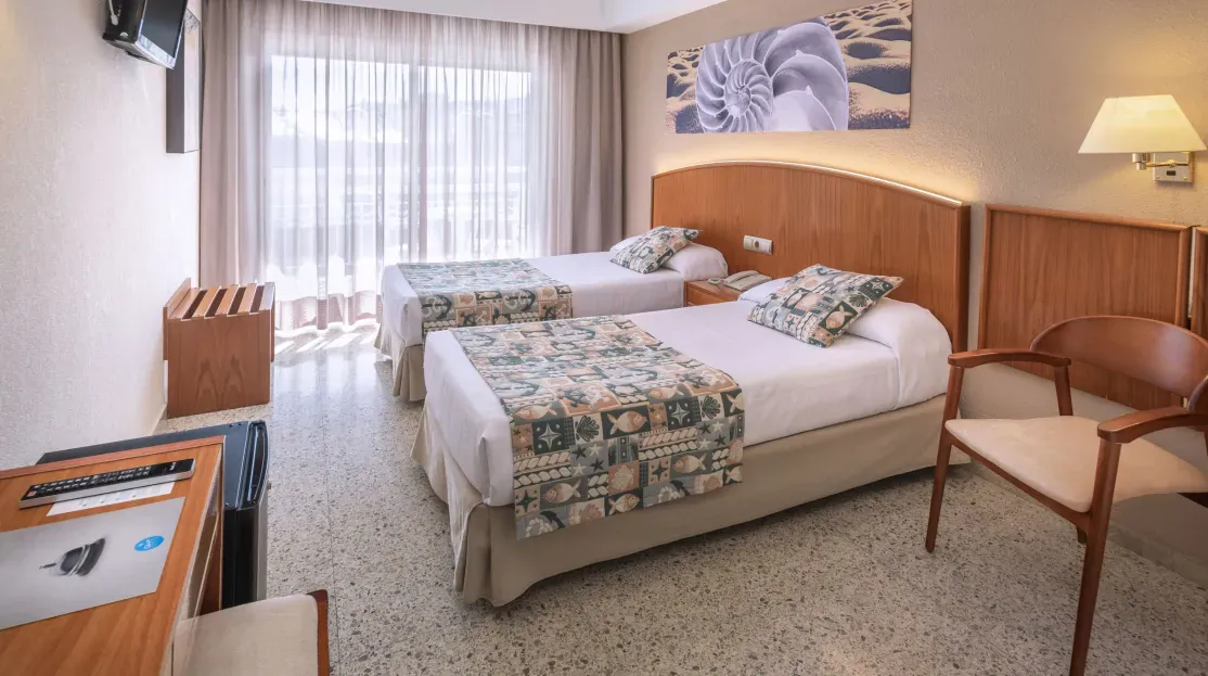 habitacio-hotel-oasis-park-lloret-72